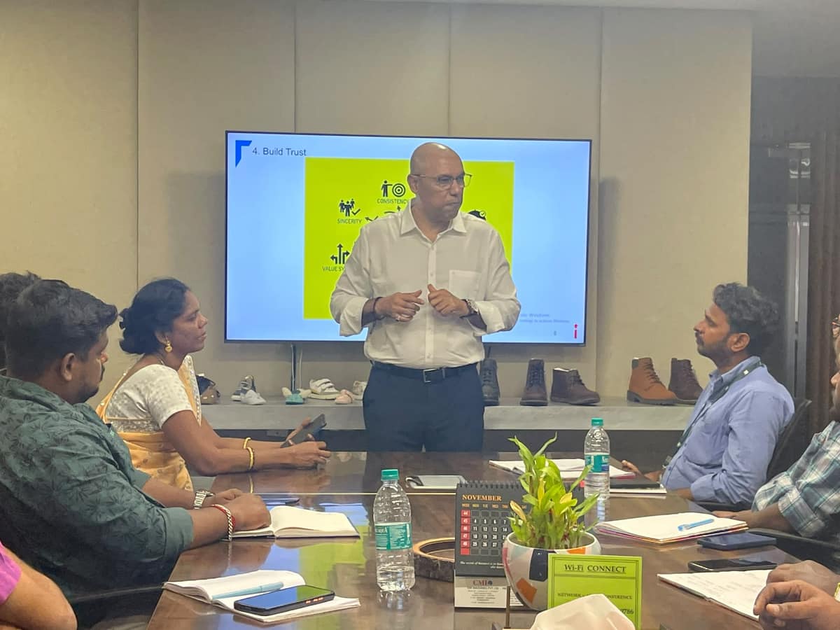 Mike Abhijit leading a leadership training session